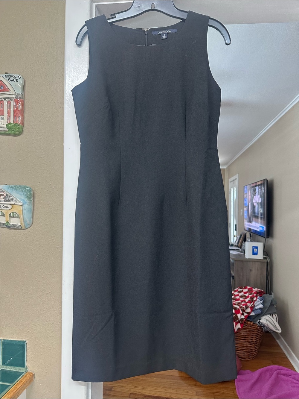 Chadwicks Black Sleeveless Midi Sheath Dress